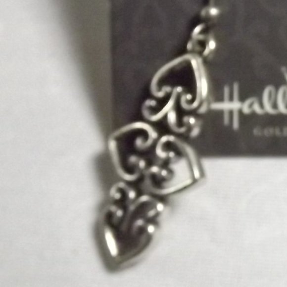 Just Because: Elegant Hearts Hallmark Gold Crown Collection Pierced Earrings - Picture 2 of 4